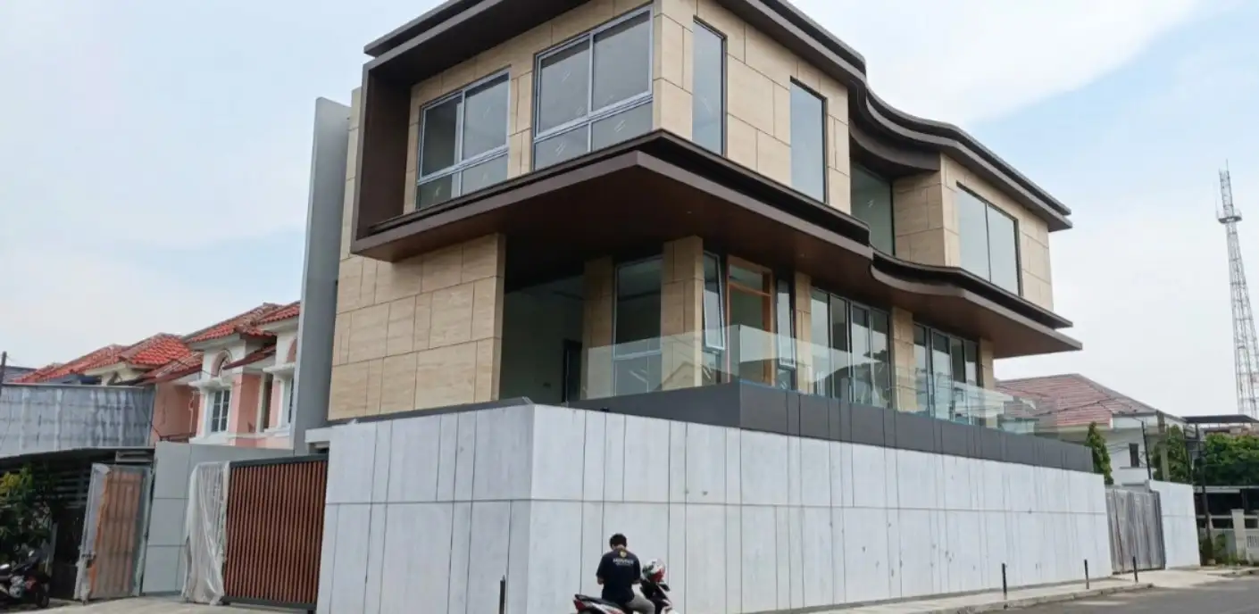 Ms. Cnd Residence