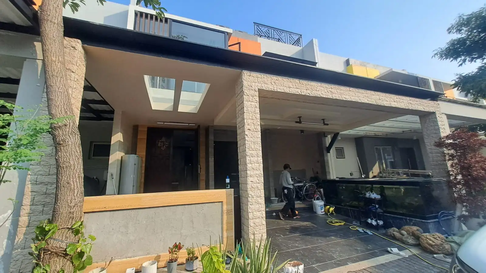 Mr. SS Residence